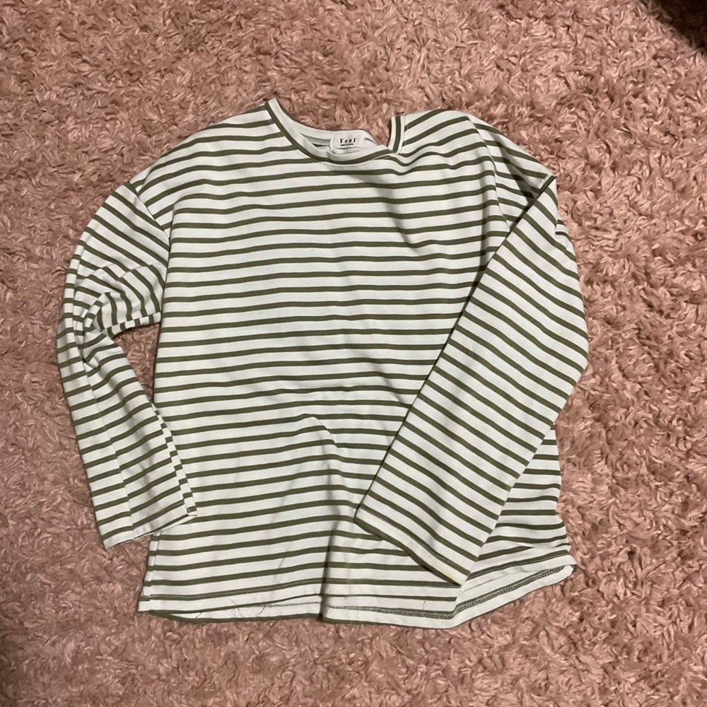 Hello! I am selling a long sleeve shirt with a striped pattern. Super comfy!